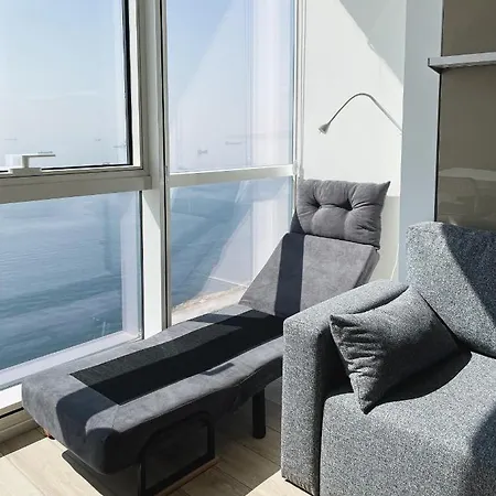 Peaceful Seaside Flat In Kartal